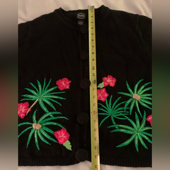 Designers Studio Originals VTG Short Sleeve Embroidered Palm Flamingo Sweater - Picture 12 of 14